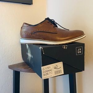 JXSN Cognac Dress shoe / Loafers with Navy laces